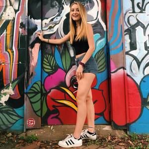 Meet your Posher, Ariana